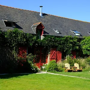 La Maison Jaune à La Janaie Parigné